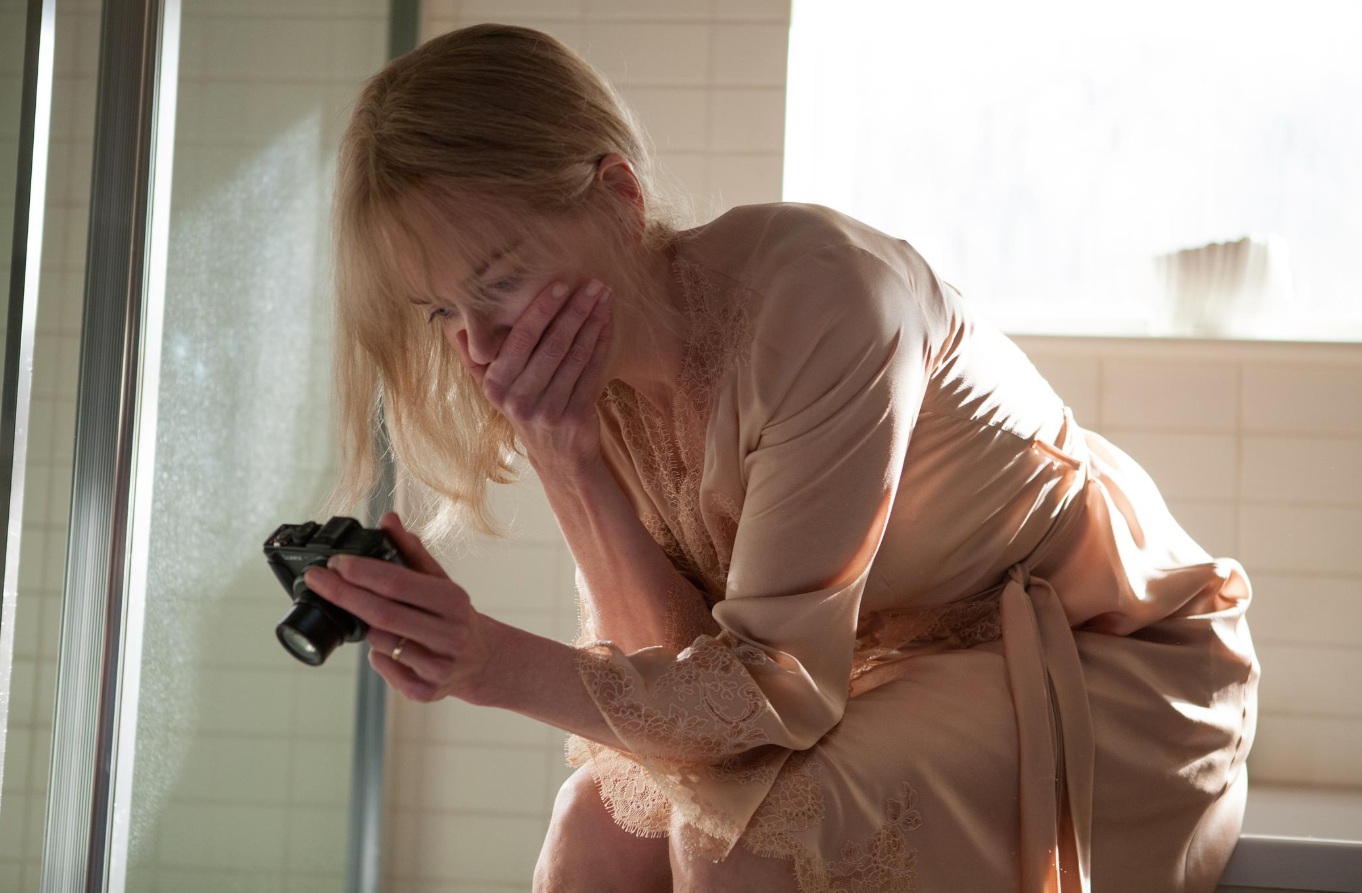 《別相信任何人》影評-少了原著小說關鍵的一句台詞