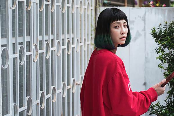 電影《怪胎》劇照謝欣穎主演-1024x682